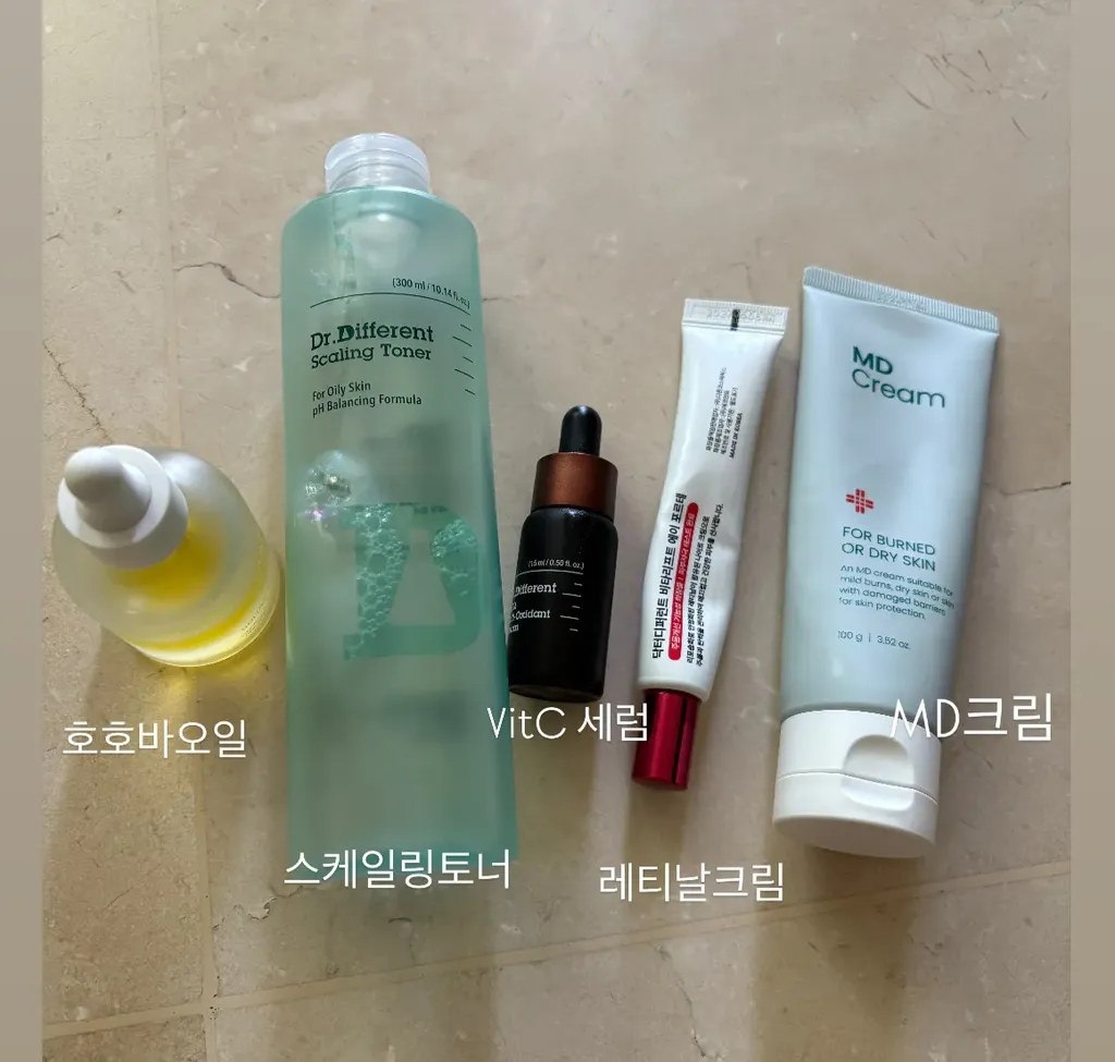 호호바오일·스케일링 토너·비타민C 세럼·레티날 크림·MD크림을 나란히 놓은 사진