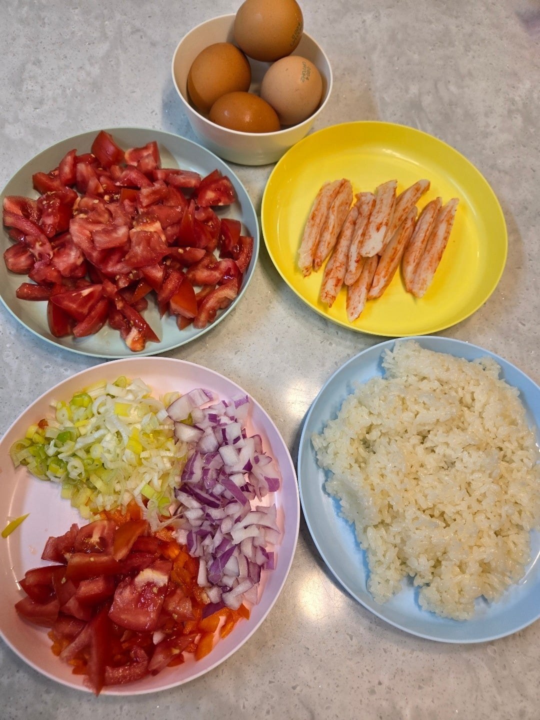 토마토·양파·파프리카·맛살·밥·달걀 등 덮밥 재료