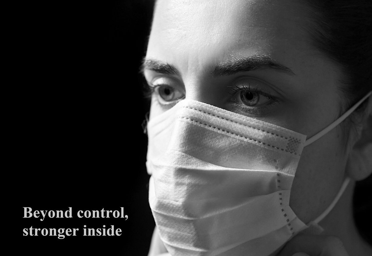 ‘Beyond control, stronger inside’ 문구가 들어간, 마스크를 쓴 여성의 얼굴 흑백 사진